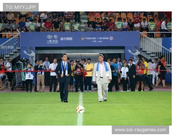 企业赞助业余足球赛，商业力量推动运动发展